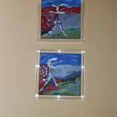 Red Art Maisonette *