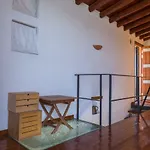 Red Art Maisonette